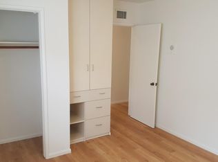 2807 Pine Ave, Manhattan Beach, CA 90266