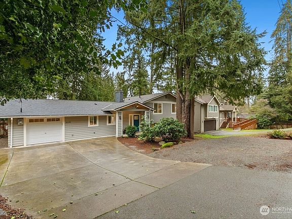 2nd image of 16130 SE Newport Way