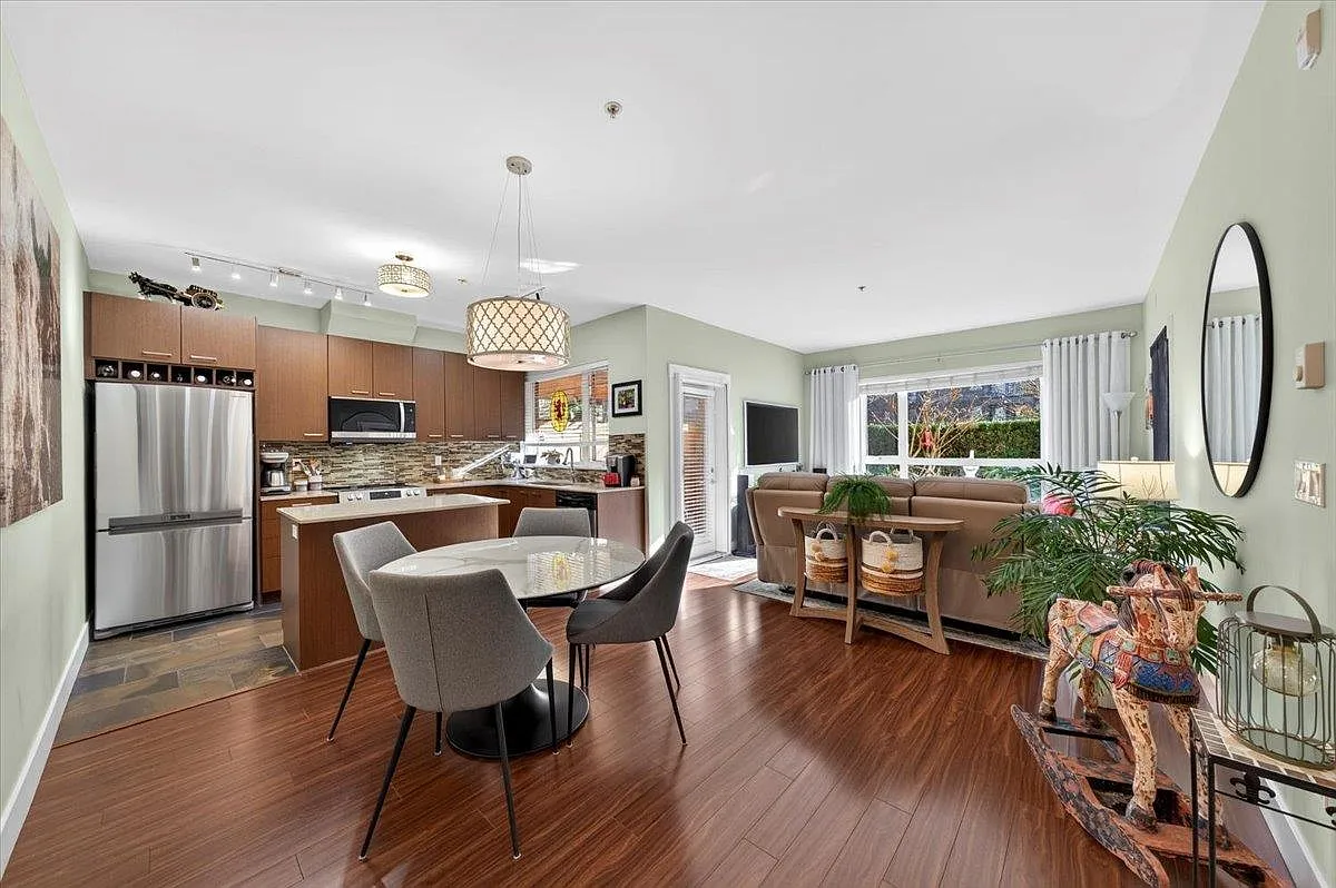 2473 Atkins Ave #102 photo 1