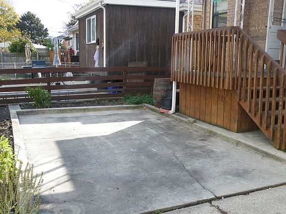 5th image of 5389 N Northwest Hwy