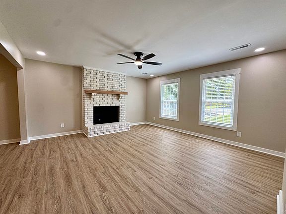3rd image of 357 Stacey Ln