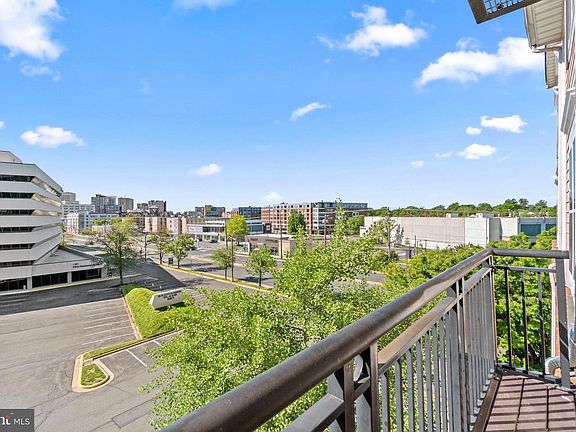 5th image of 501 Hungerford Dr APT 315
