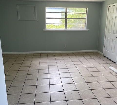 3rd image of 10522 Ithaca Dr
