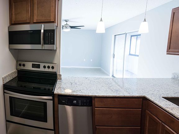 2nd image of 401 Marshall Ct NW Unit 8