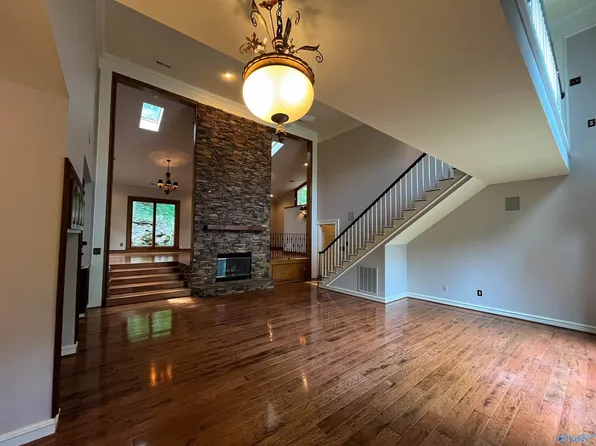 10016 Bluff Dr SE, Huntsville, AL 35803