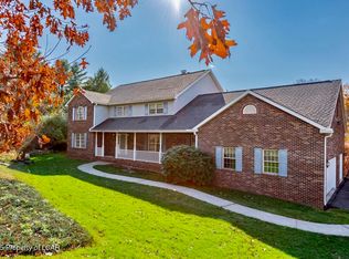 575 Deer Hill Rd, Shavertown, PA 18708