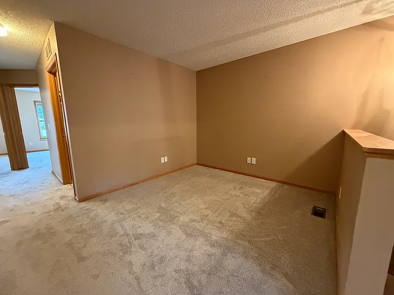 11007 Oak Grove Cir #B — Photo 9