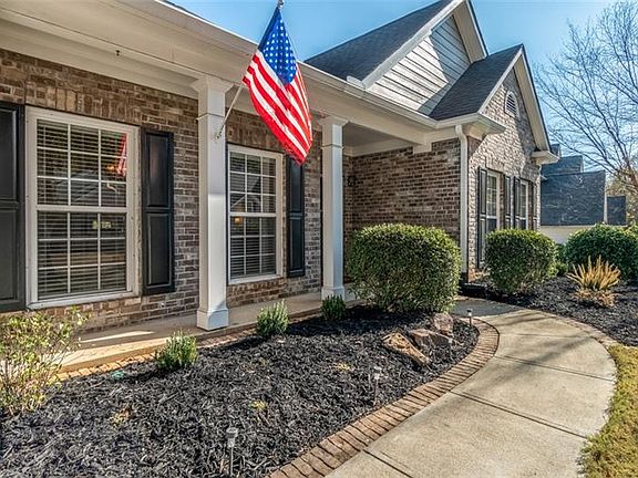 5th image of 310 Windsong Way