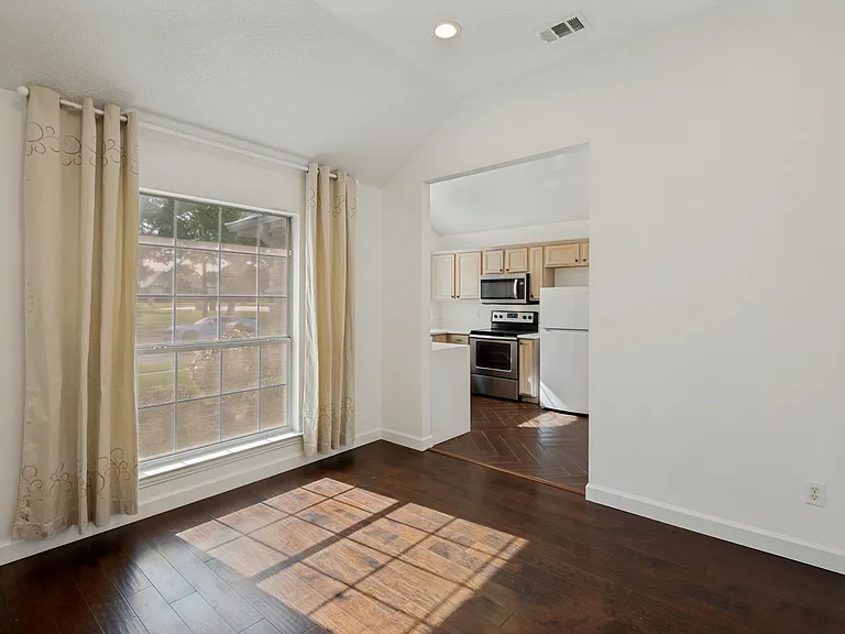 8160 Tower Rd — Photo 4