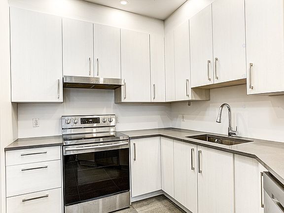4th image of 4939 Rue Wellington #206