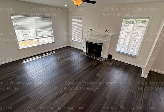 2nd image of 104 S Kincaid St