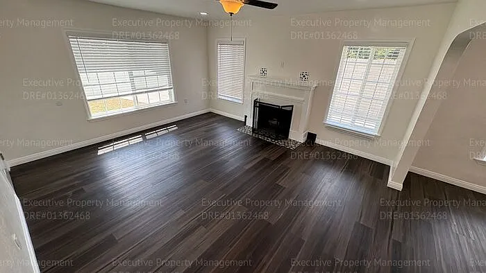 104 S Kincaid St — Photo 2
