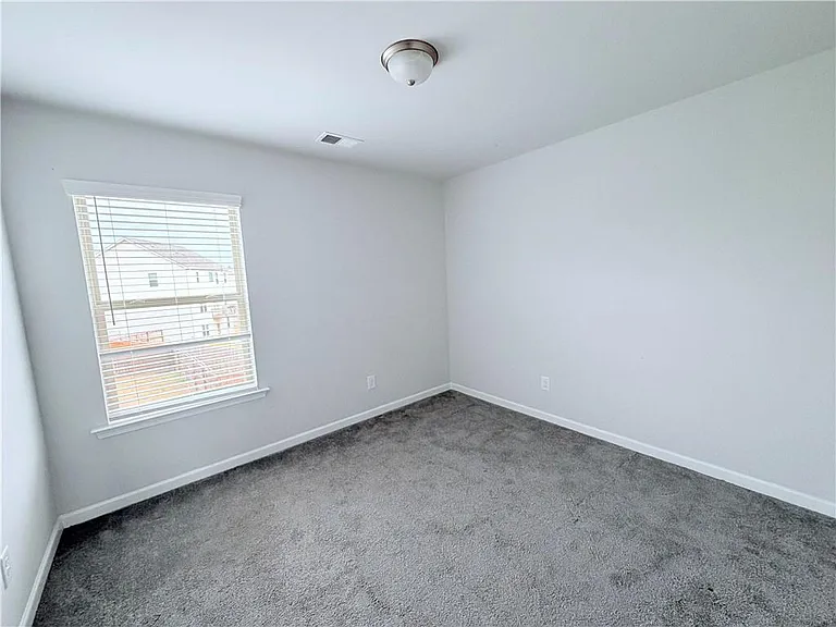 409 McGinnis Cir — Photo 29