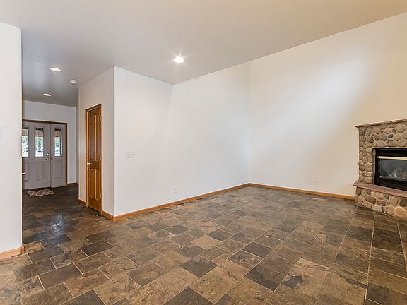 5th image of 3033 Chinook Ln