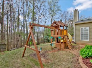 709 Waveland Dr, Woodstock, GA 30189