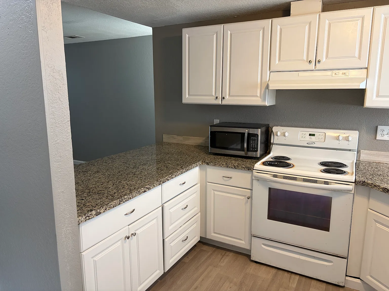 2128 Mount Vernon Dr — Photo 4