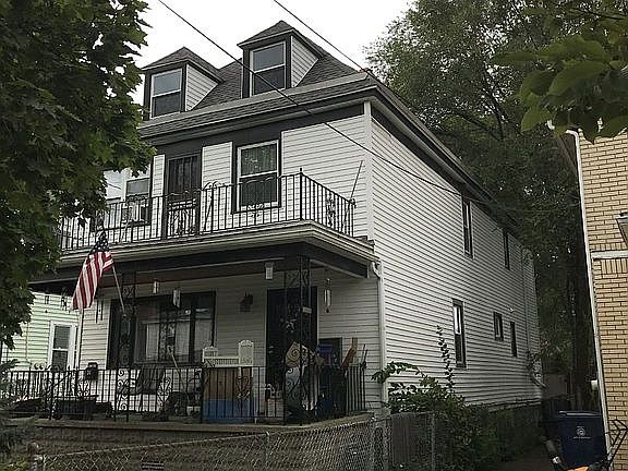 3rd image of 36 Tuxedo Pl