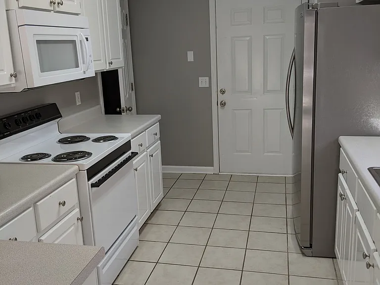 200 Melrose Ln — Photo 10