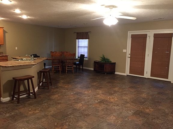 3rd image of 307 E Longest Dr