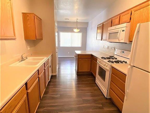 4th image of 484 Baby Eagle St