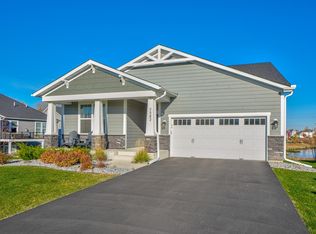 7582 Oak Hill Rd, Woodbury, MN 55129