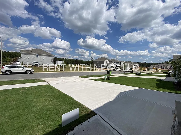 797 Riguard Way — Photo 5