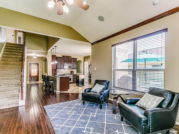 4th image of 2511 Avalon Lake Ln