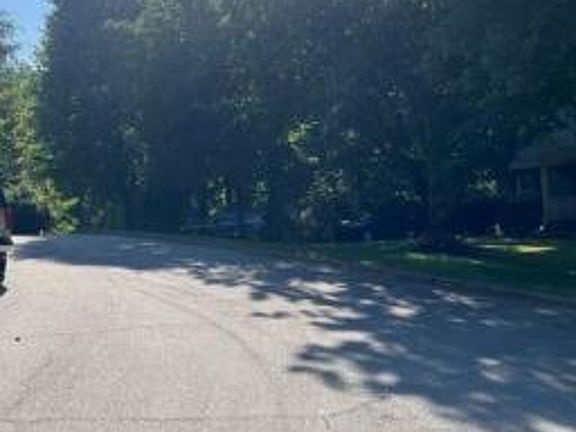 Exterior Neighborhood (street photo)