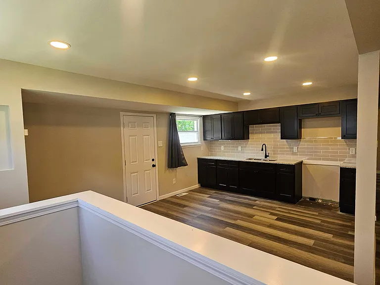 120 Perthshire Rd — Photo 16