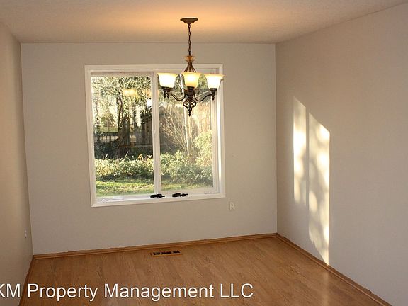 3rd image of 7414 NE 165th Ave