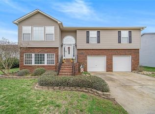 837 Highlander Ct, Concord, NC 28025