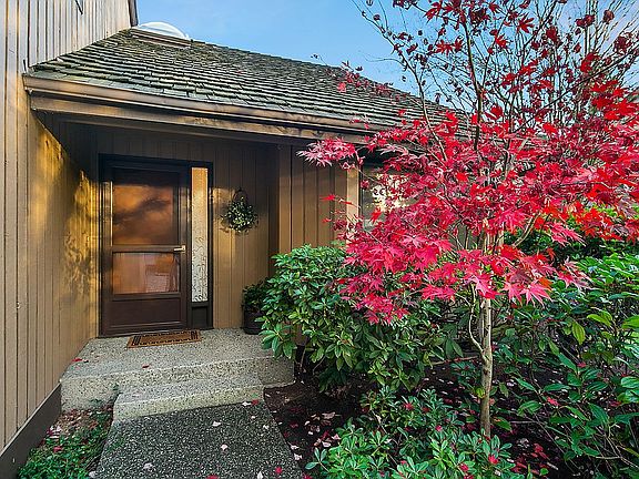 3rd image of 1710 159th Ave NE #25