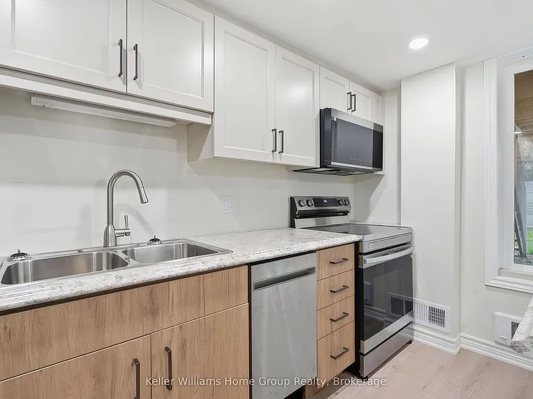 33 Milson Cres #LOWER — Photo 7