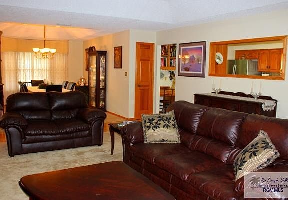 3rd image of 169 Willow Cir