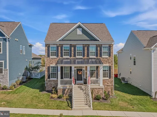 194 Holly Springs Dr, Charles Town, WV 25414