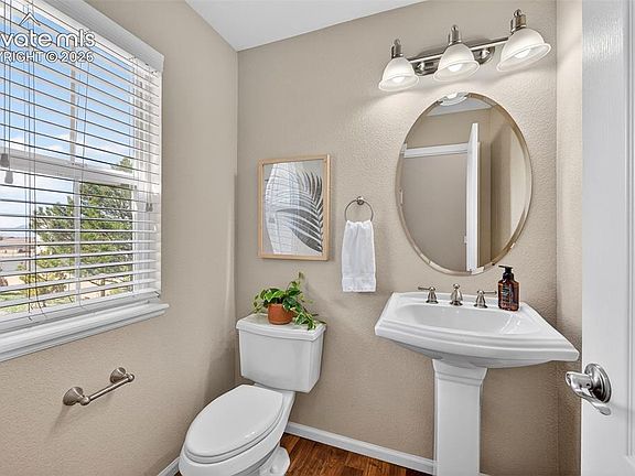5th image of 785 Diamond Rim Dr