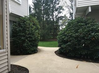 1005 Schmidt Ln, North Brunswick, NJ 08902