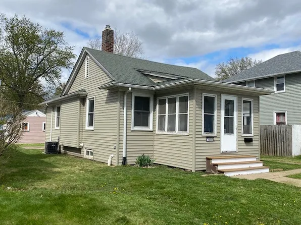 2515 19th Ave, Moline, IL 61265