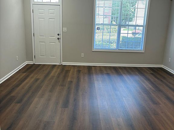 3rd image of 3055 Kentmere Dr