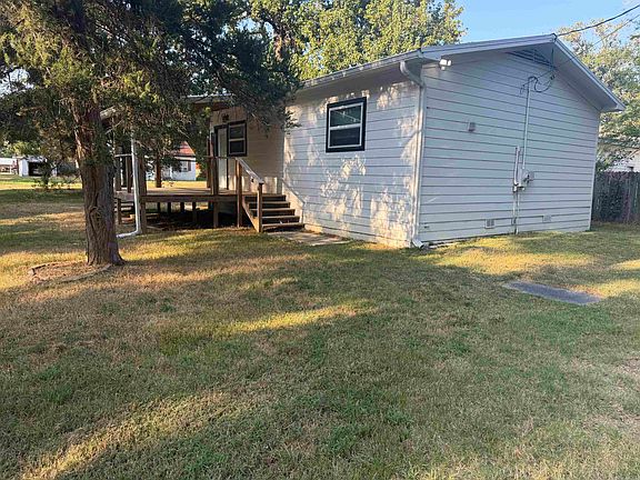 3rd image of 606 N Friou St