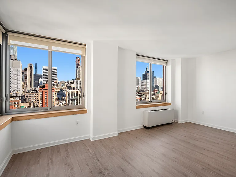 35 W 33rd St #7B — Photo 3