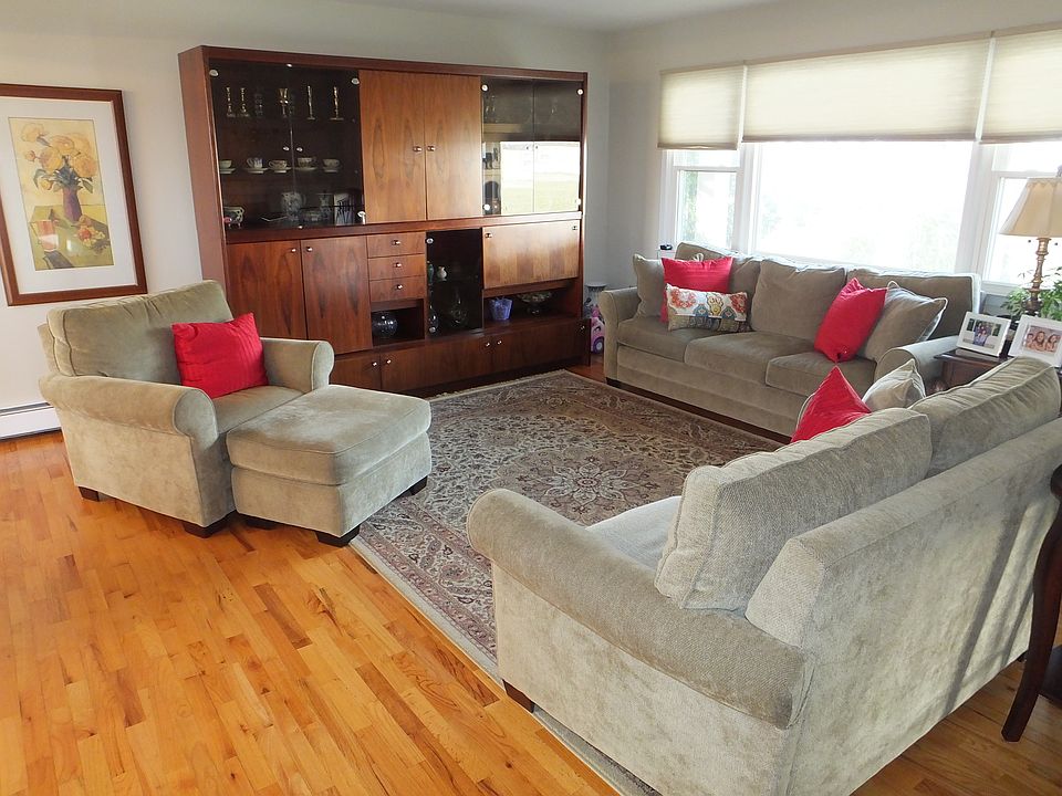 1st image of 21 Whispering Ct