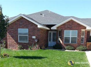 2305 Cobblestone Cir, Cannon Afb, NM 88101