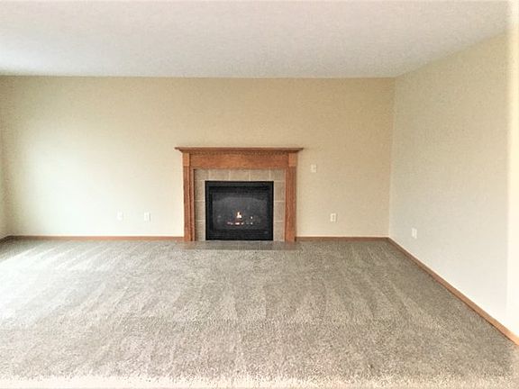 2nd image of 410 Grinnell St