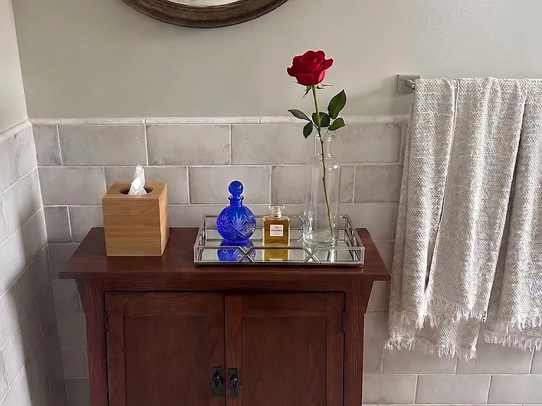 Entry way to master bath