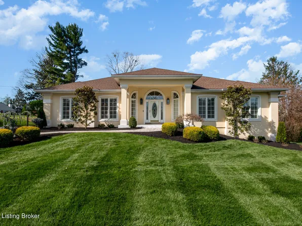 302 Blankenbaker Ln, Indian Hills, KY 40207