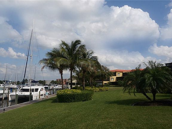 3rd image of 3230 Southshore Dr APT 32C