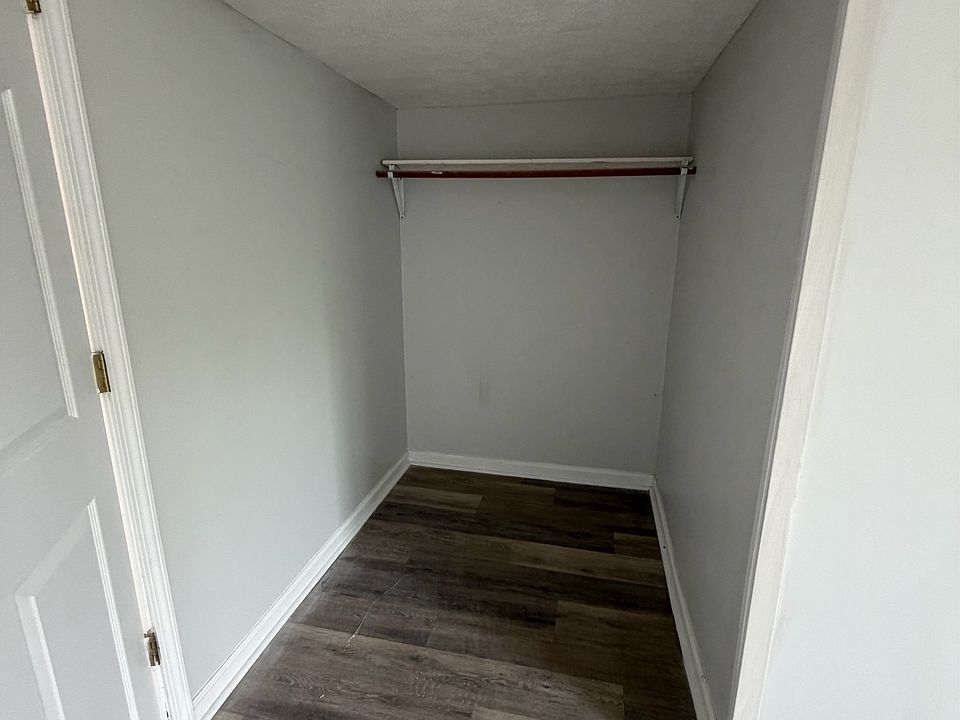 2nd image of 615 E Court St #C