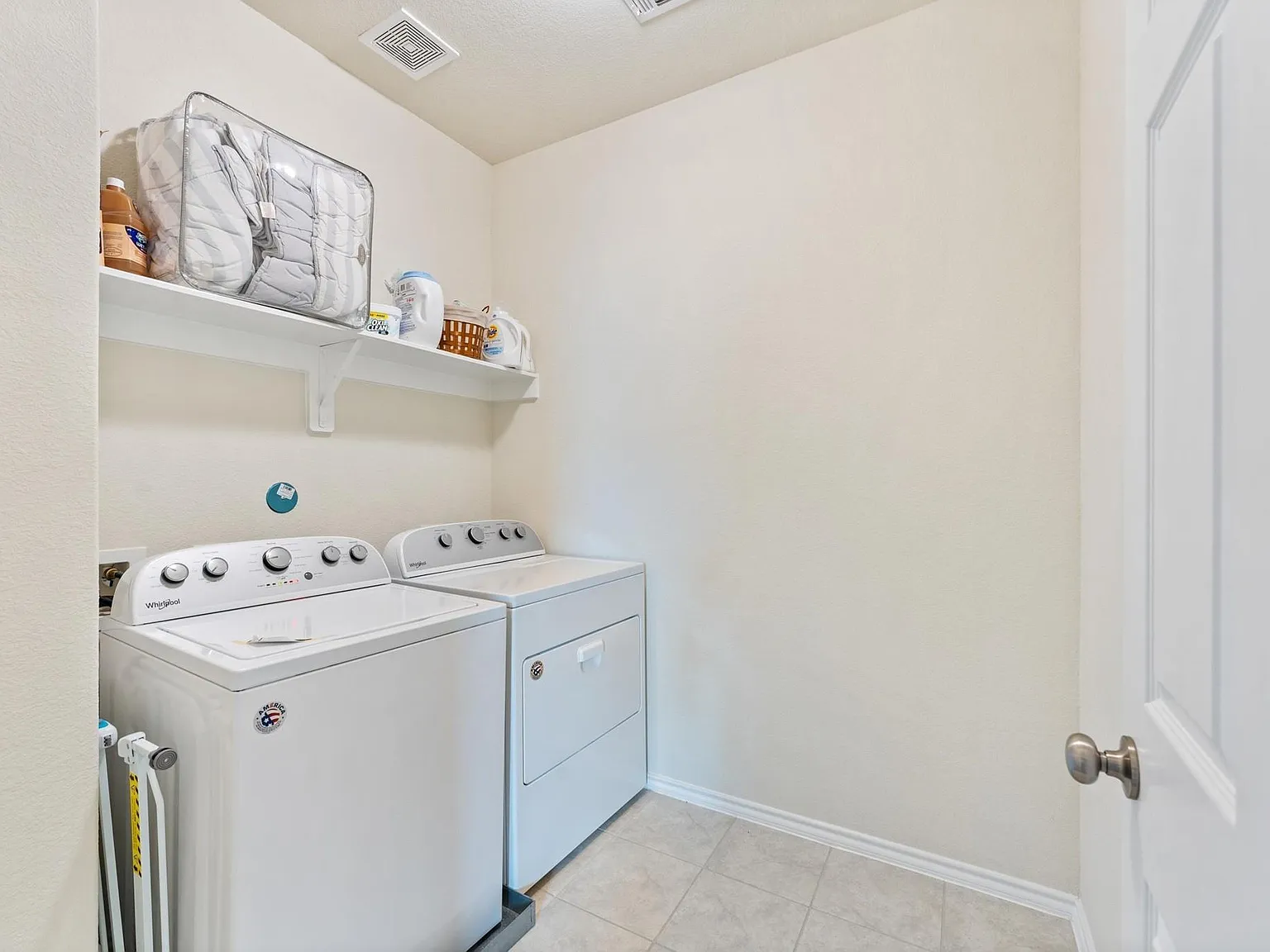 3 bed, 2.5 bath, 1837 sqft, $2,750 — Photo 4