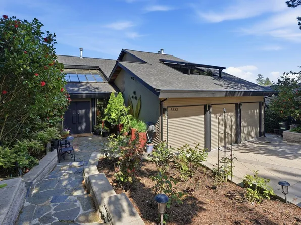 5653 Groveridge Wynd, Delta, BC V4L 2E4